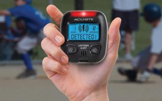 What are the features of Portable Lightning Detector?